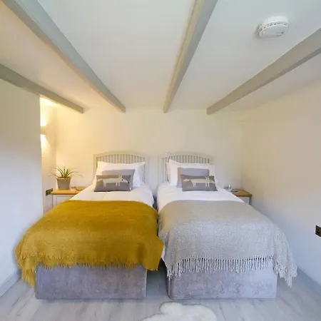 Barnwell *stunning Cornish Cottage* Oozing Charm + Comfort Holiday home Cubert